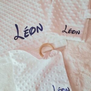 Ensemble bébé personnalisé en tissu minky – Couverture, doudou & protège carnet