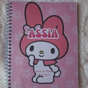 Couverture personnalisée My Melody Sanrio plastifiée avec le prénom.
