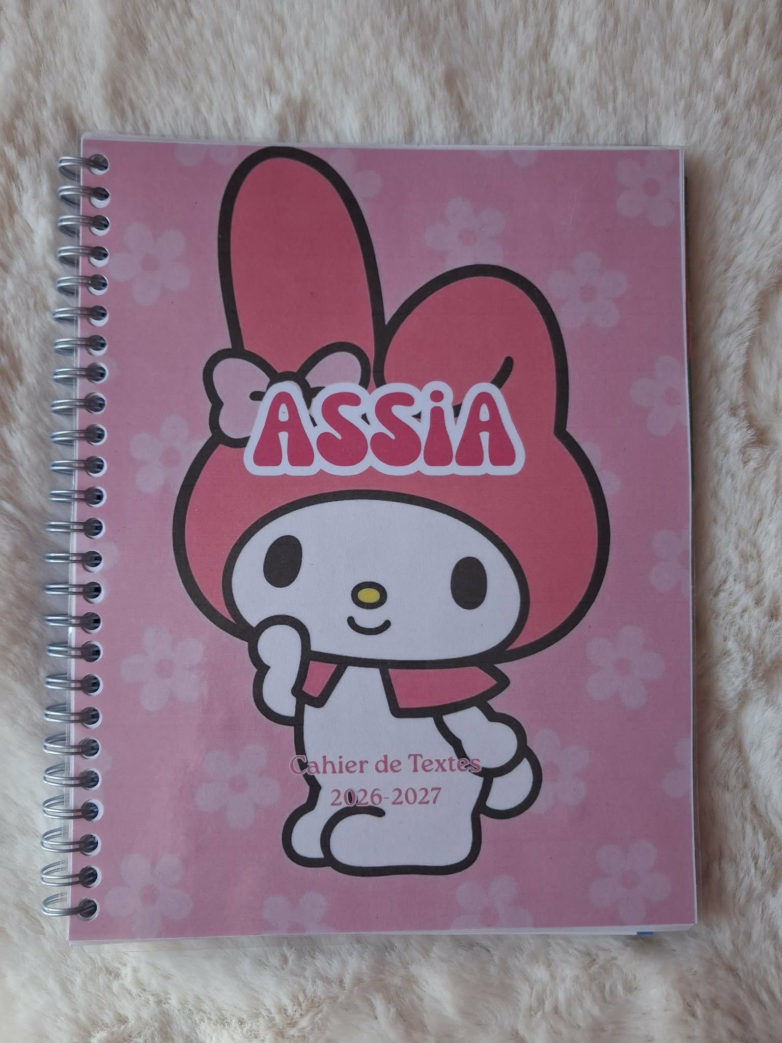 Couverture personnalisée My Melody Sanrio plastifiée avec le prénom.