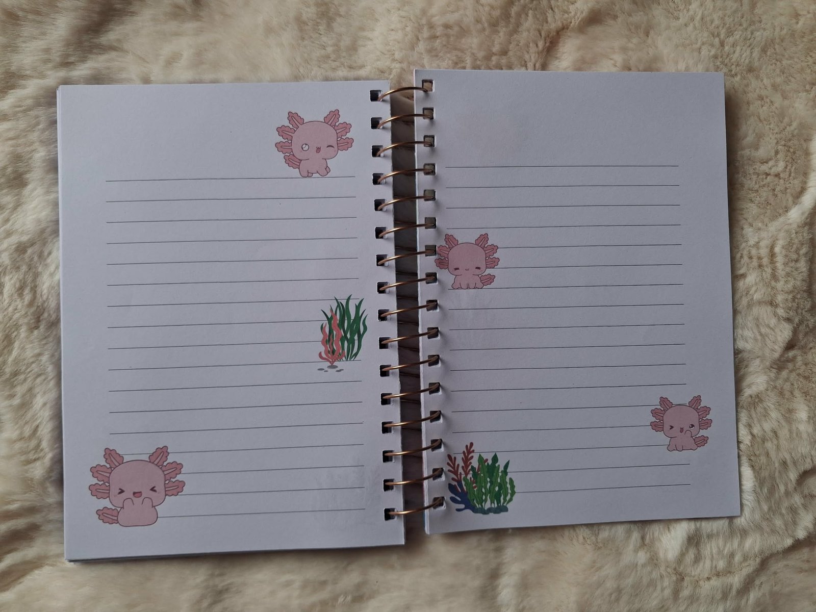 Pages intérieures lignées du carnet de notes Axolotl.