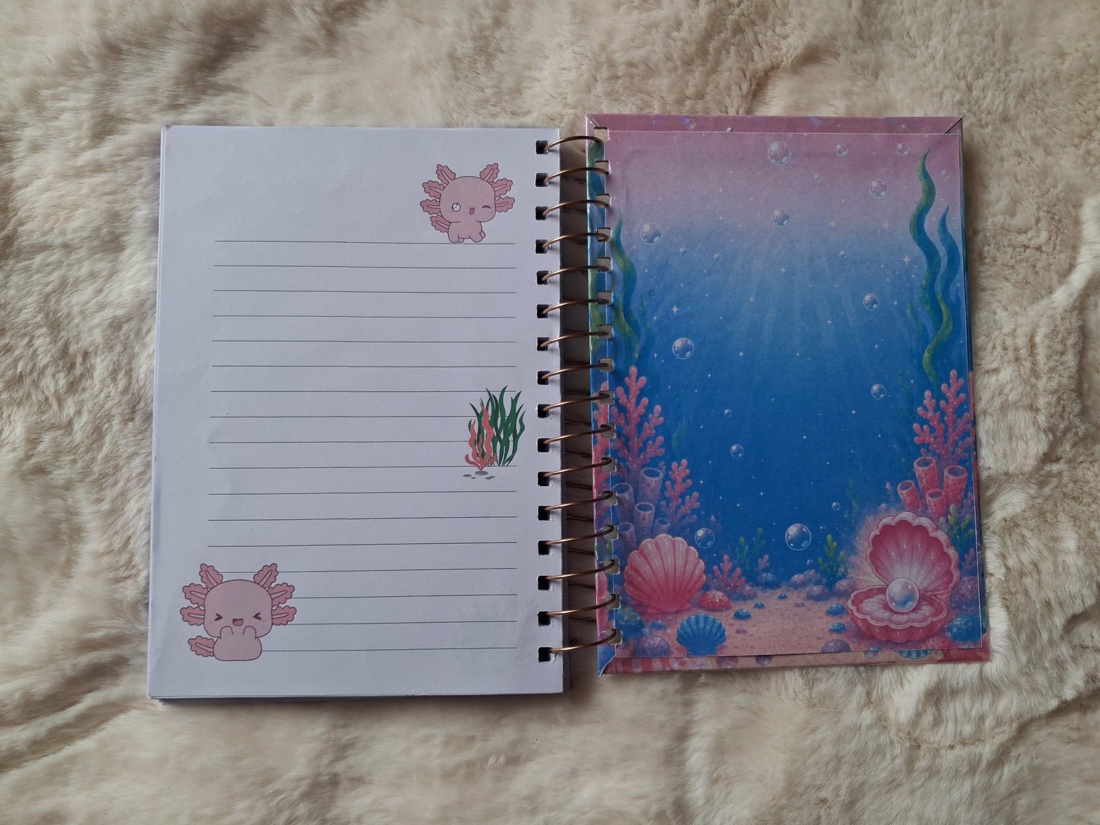 Pages intérieures lignées du carnet de notes Axolotl.